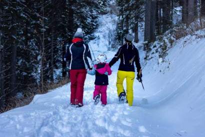 01c_smarthotel-voelkermarkt_winterwandern-familie.jpg